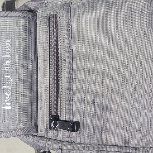 Lug Gray Quilted Messenger Bag with Geometric Design - Picture 4 of 12